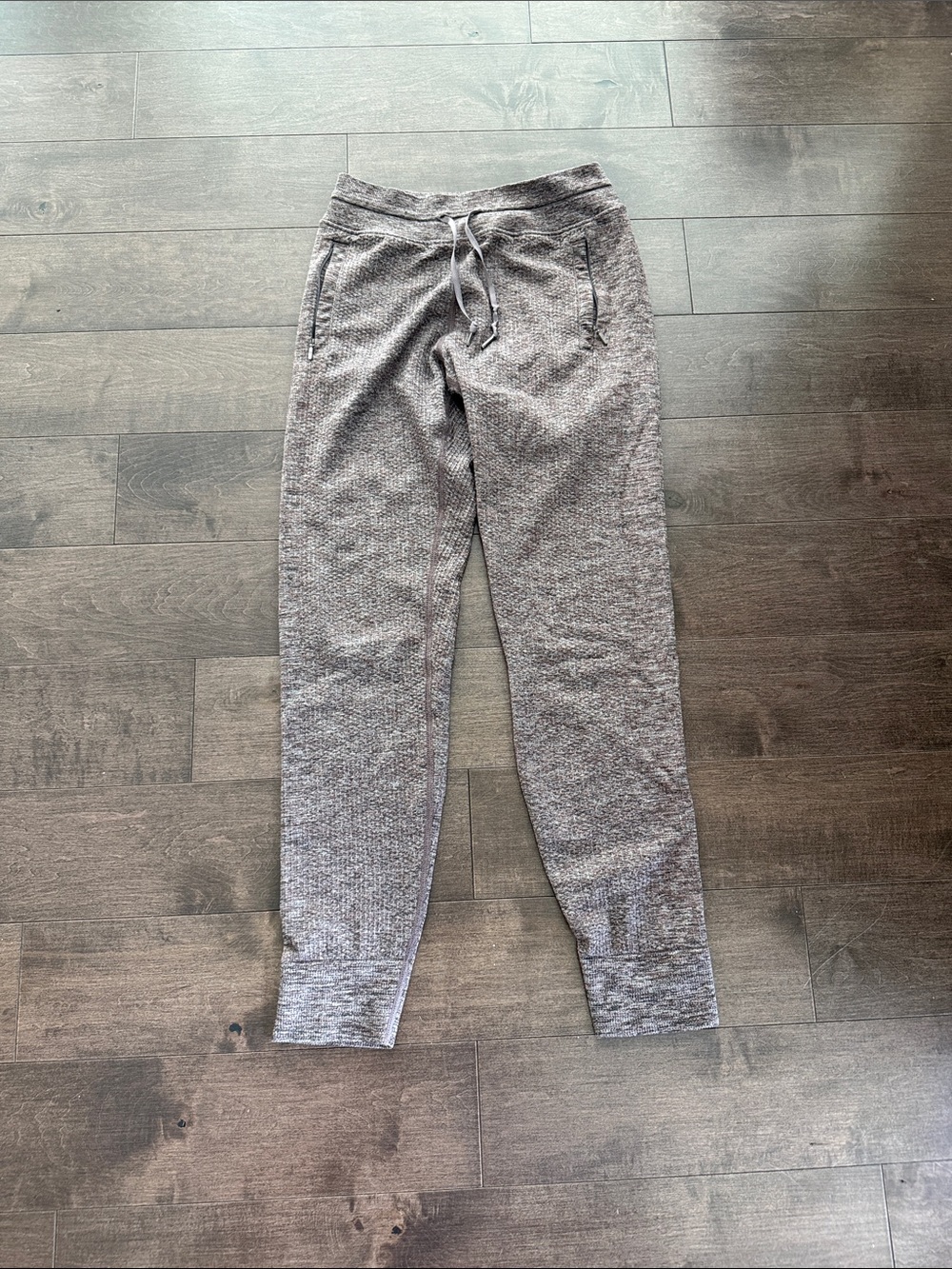 lululemon athletica Engineered Warmth Jogger in Chrome/Lunar Rock/Black Sz 4